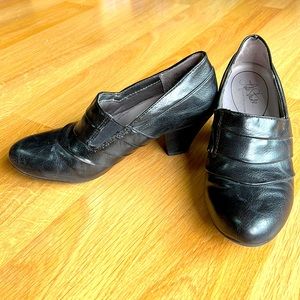 Life Stride Black Heels